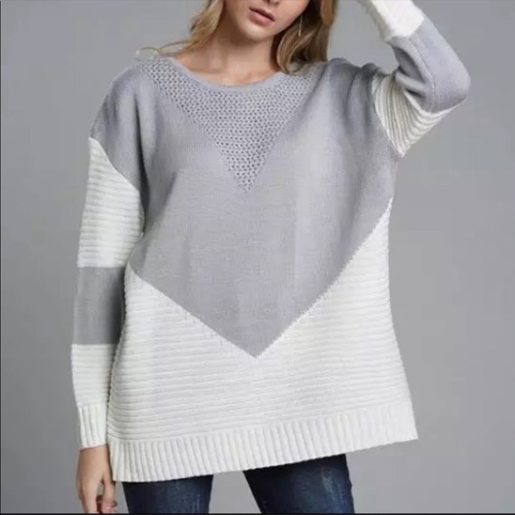 GRACEY’S // Color Block Oversized Pullover Sweater - Picture 3 of 7